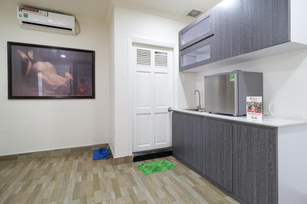 Reddoorz Minh Thu Cong Lo Hotel 2*